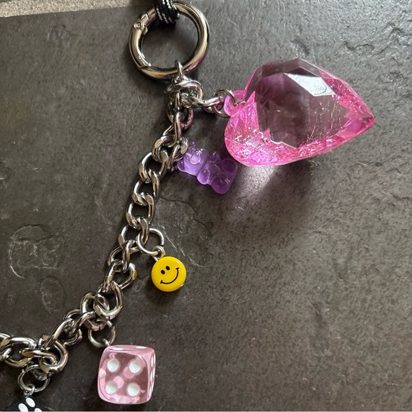 Steve Madden Bag Purse Charm Chain Dice Pink Heart Gummy Bears Smiley Faces NWOT - Picture 4 of 5